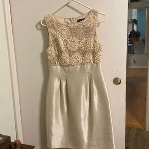 Perfect party dress! Never worn. Been in closet!
